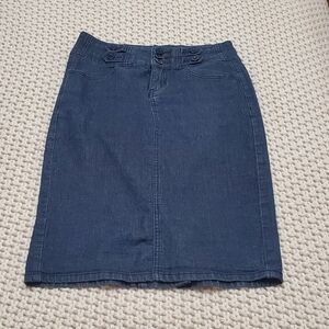 Knee length straight casual Denim skirt size S